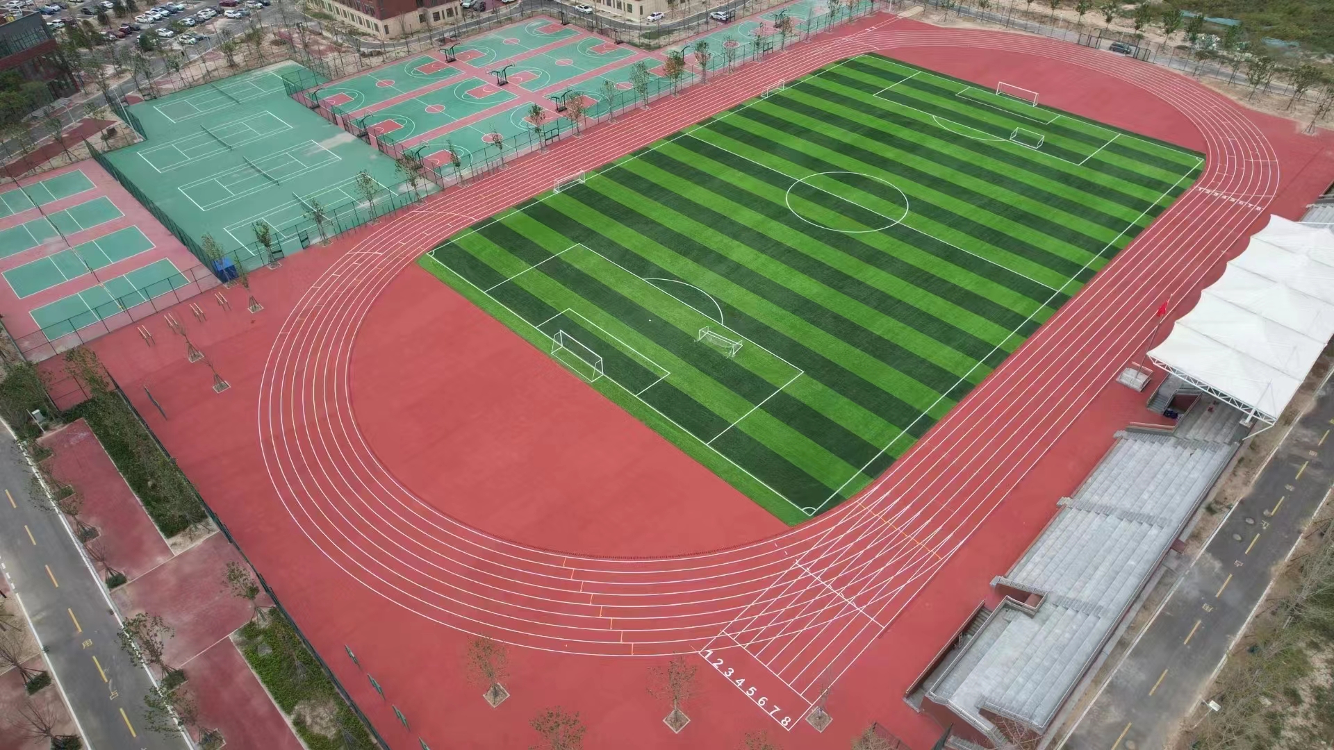 图木舒克市足球场人造草坪半预制型跑道 - 厂家